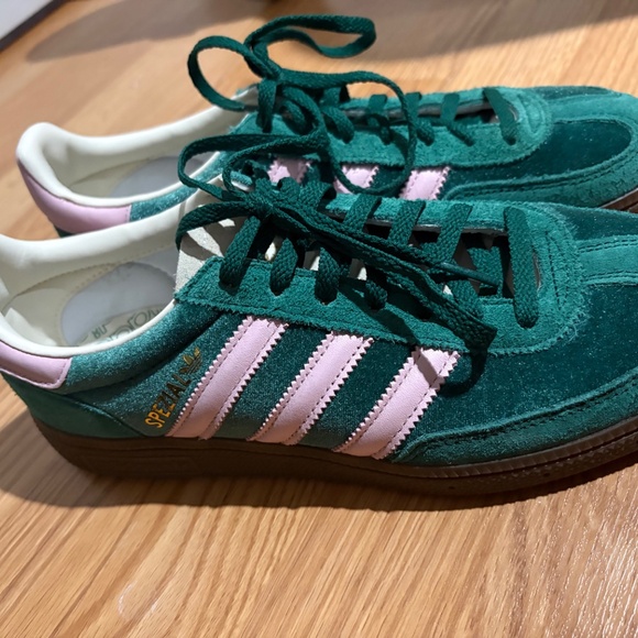 Adidas - Picture 2 of 3